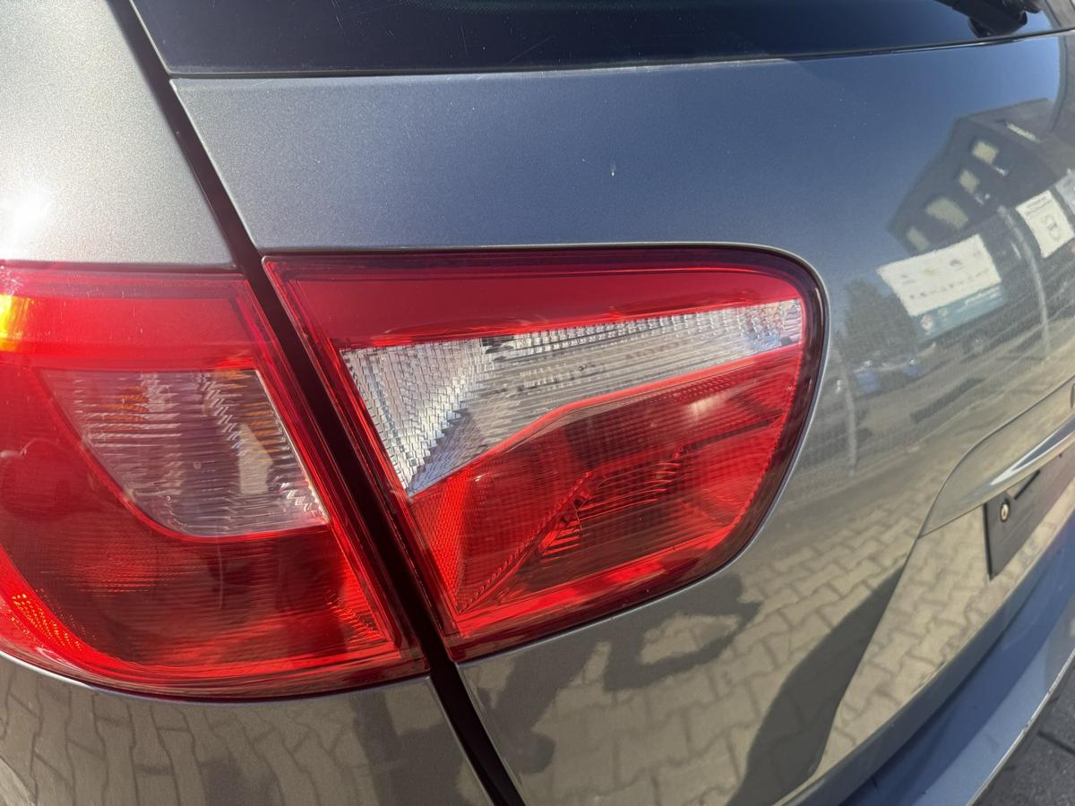Seat Ibiza ST 6J original R&uuml;cklicht R&uuml;ckleuchte Schlussleuchte innen links Kombi Bj.2012